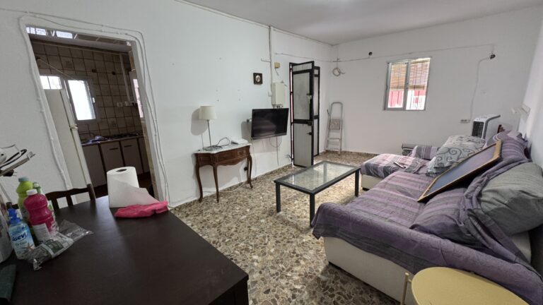 CASA DE 3 DORMITORIOS CON 2 TERRAZAS EN VÉLEZ-MÁLAGA