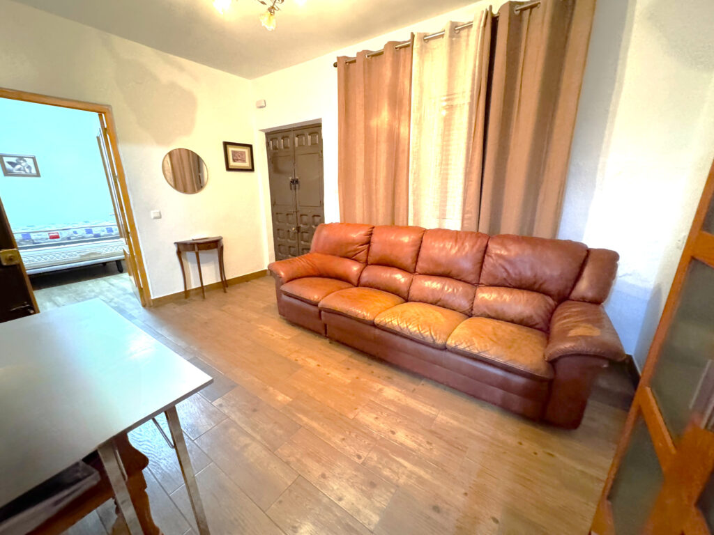 CASA EN PLANTA BAJA, EN EL CENTRO DE VÉLEZ