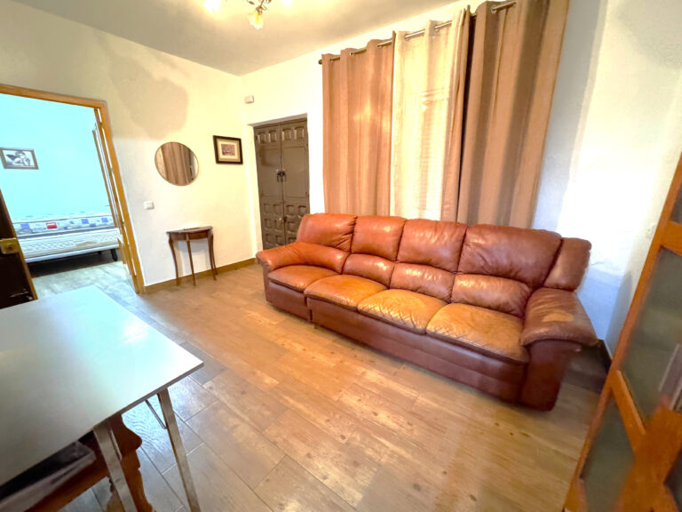 CASA EN PLANTA BAJA, EN EL CENTRO DE VÉLEZ